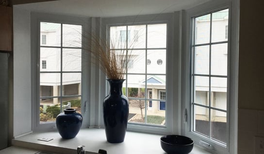 Bay Window by Joyce with Grids