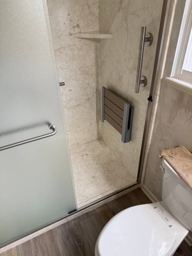 Lynch Shower 5