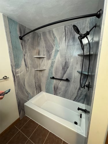 Roberts Bathroom (1 of 2)